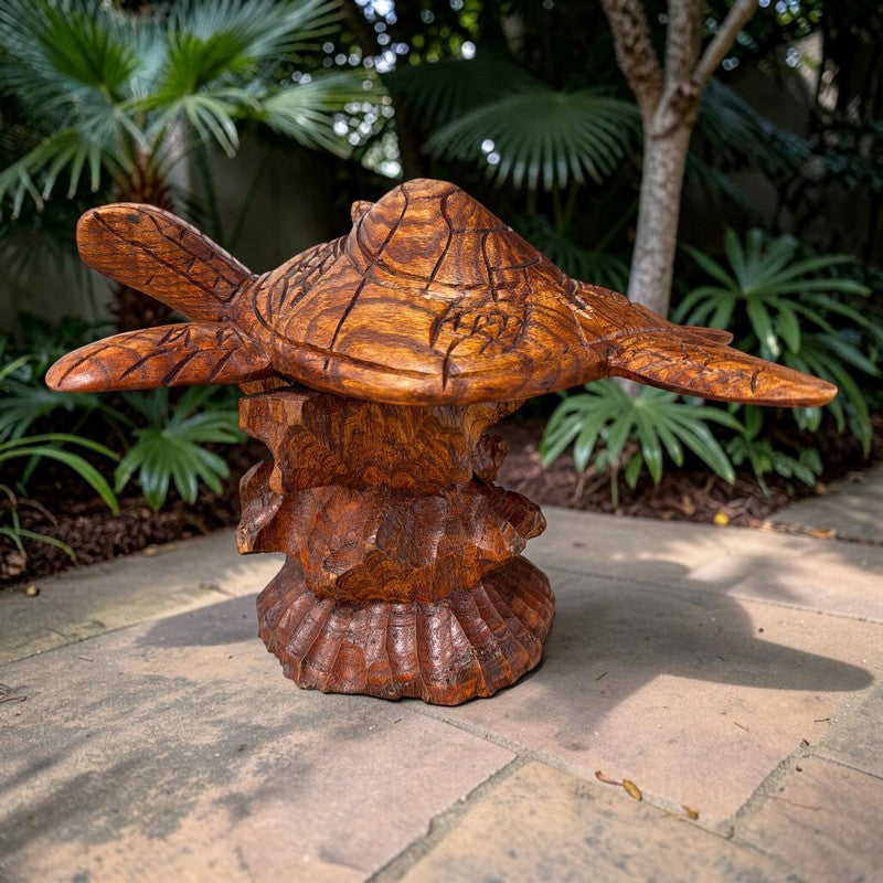Hand-Carved Hawaiian Sea Turtle with Ke Iki 10"