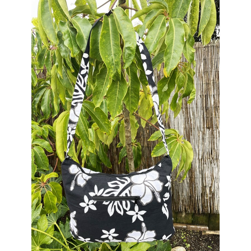 Batiki Travel Crossbody Bag | Black