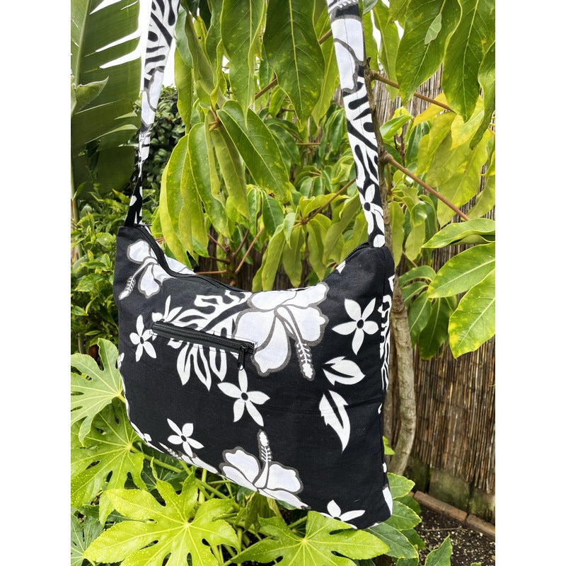 Batiki Travel Crossbody Bag | Black