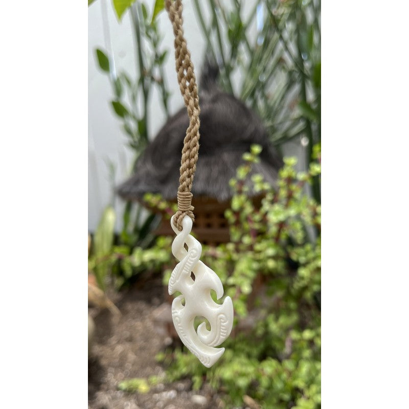 Spiral Twist with Engravings | Tropical Necklace