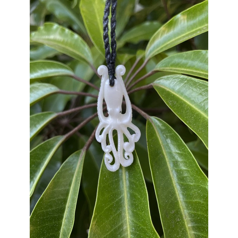 Squid (Muhe'e) Bone Necklace
