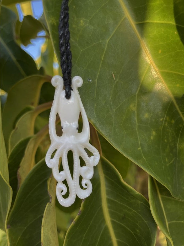 Squid (Muhe'e) Bone Necklace