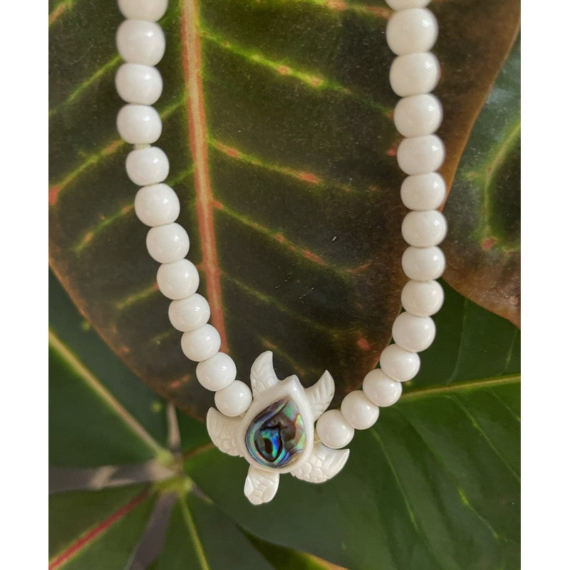 Honu beaded bracelet with Abalone inlay