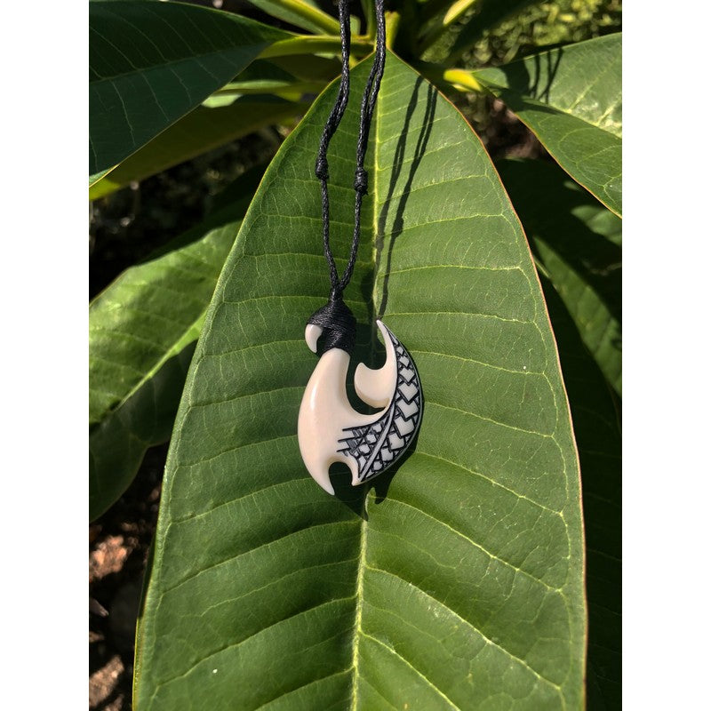 Bone Fish Hook with Engravings - Makana Hut