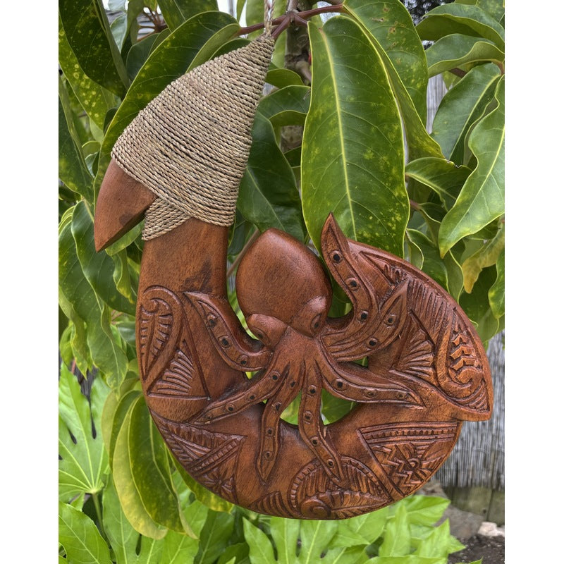 Hawaiian Fish Hook w/ Octopus
