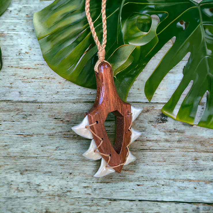 Leiomano Koa Wood w/ Shark Teeth Necklace - Makana Hut