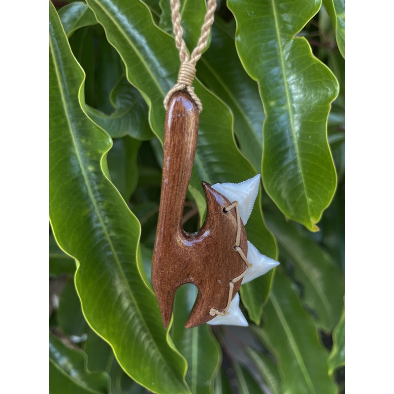 Koa Axe Club w/ Shark Teeth | Polynesian Necklace – Makana Hut