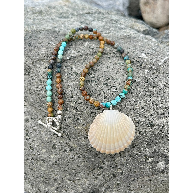 Hawaiian Ark Shell Necklace with Natural Turquoise