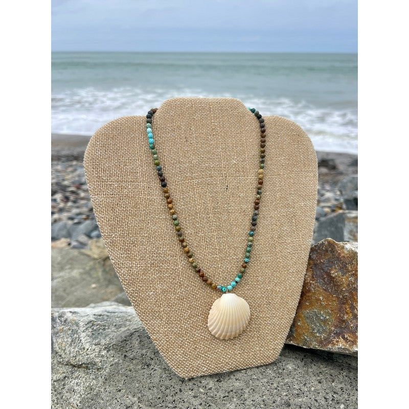 Hawaiian Ark Shell Necklace with Natural Turquoise