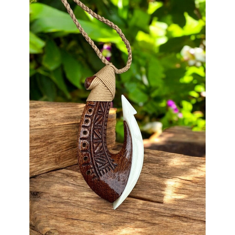 The Hawaiian Calabash antique fish hook付 Koa and Buffalo Bone Hawaiian Fish Hook with Engravings