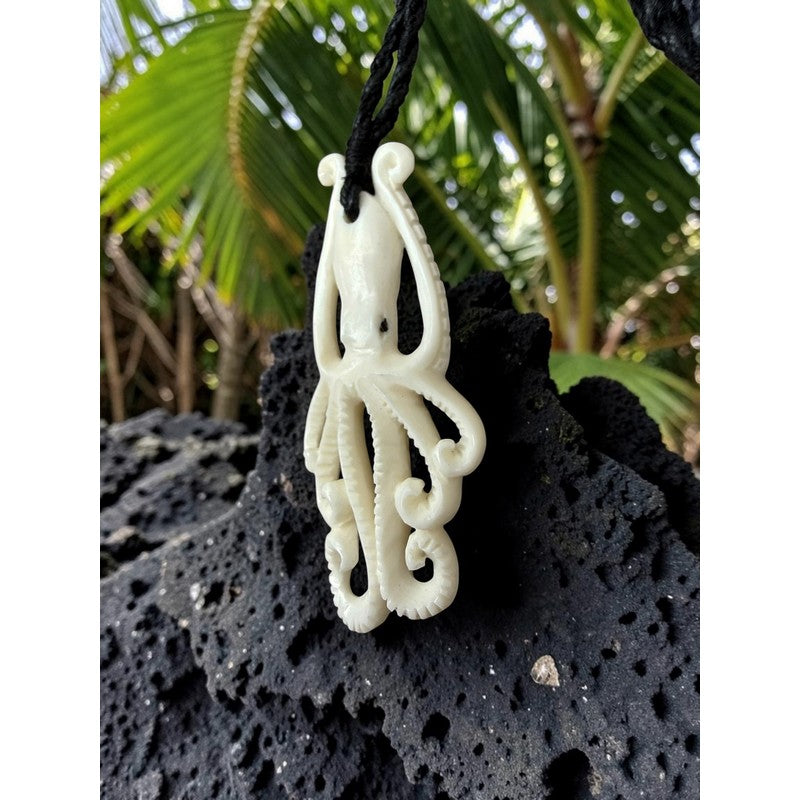 Hand-Carved Muhe‘e (Squid) Necklace