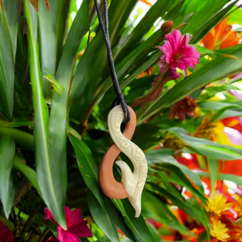 Whales Tail Twist Necklace