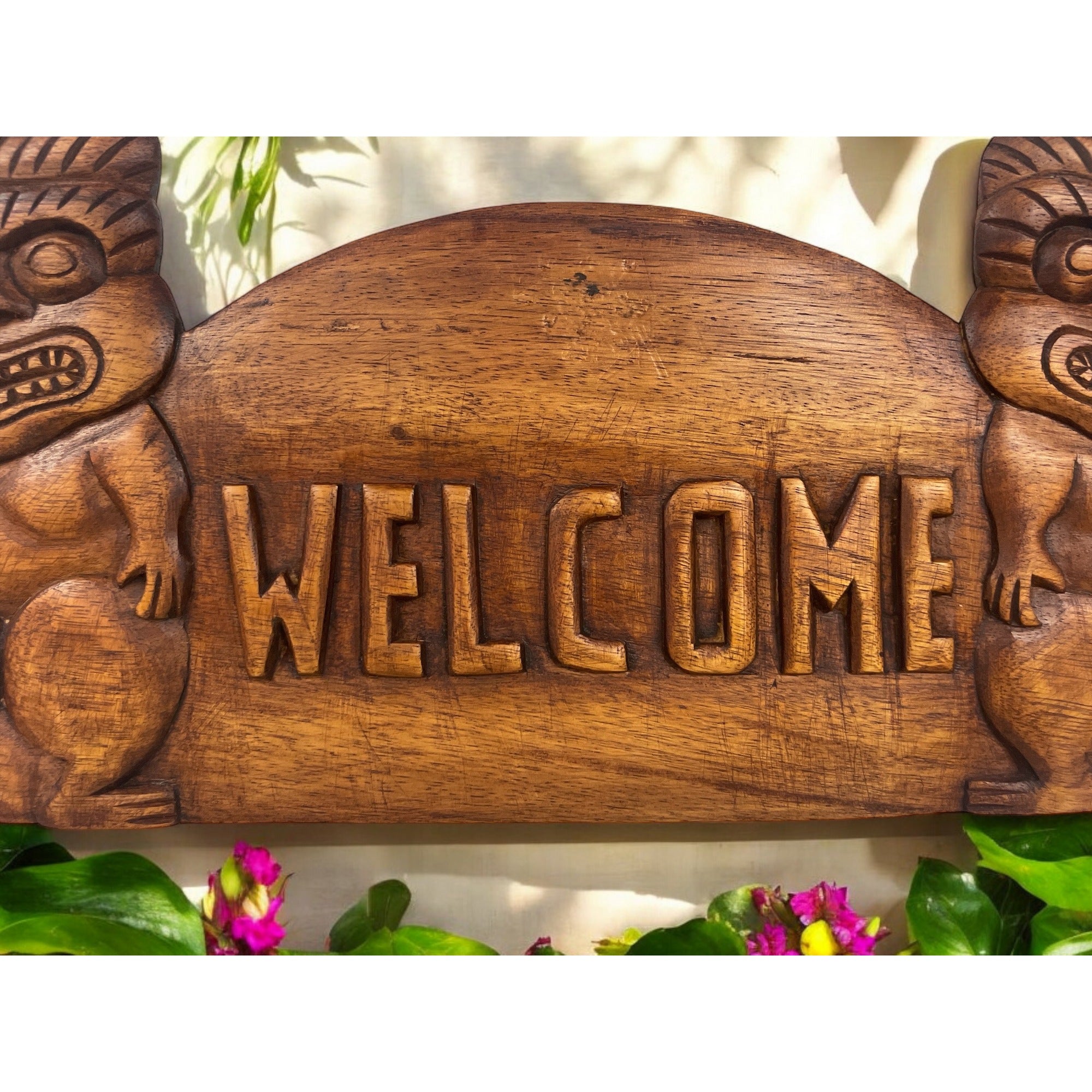 Welcome Sign w/ Two Tikis 15"