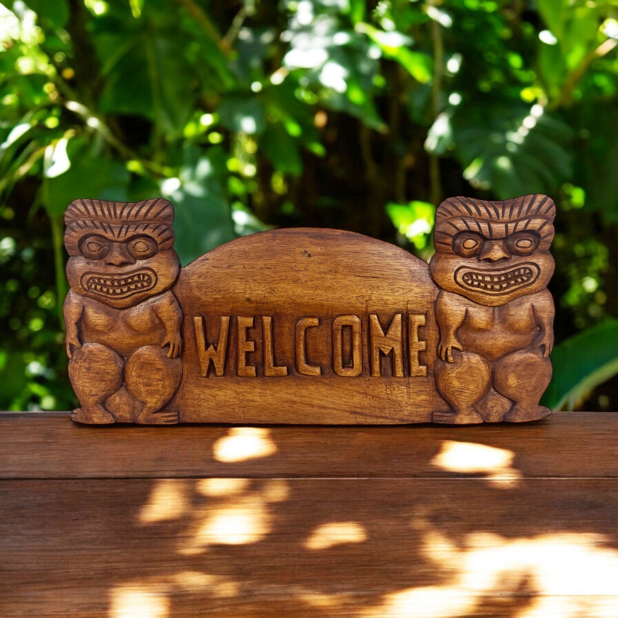 Welcome Sign w/ Two Tikis 15"