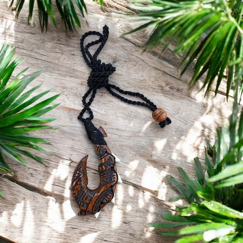 Hawaiian Koa Makau with Engraving – Makana Hut
