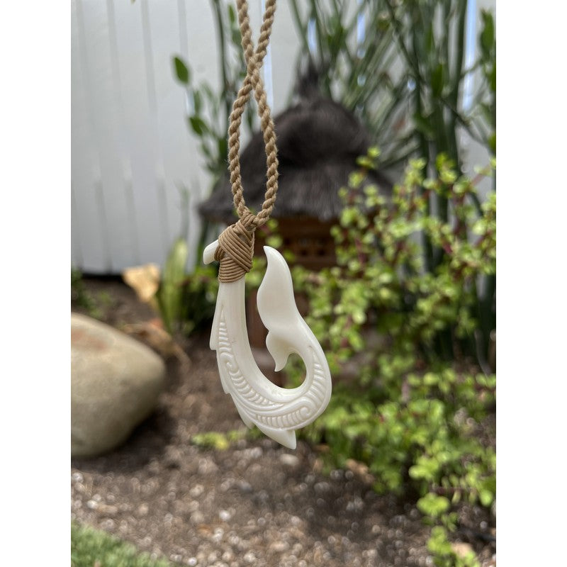 Hawaiian Jewelry Makau Bone Fish Hook / Whale's Tail Pendant Necklace From  Maui Hawaii -  Canada